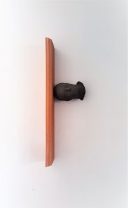 "Dietro l'angolo", 2014, Mattone, resina e cemento, 121x39x26 cm
